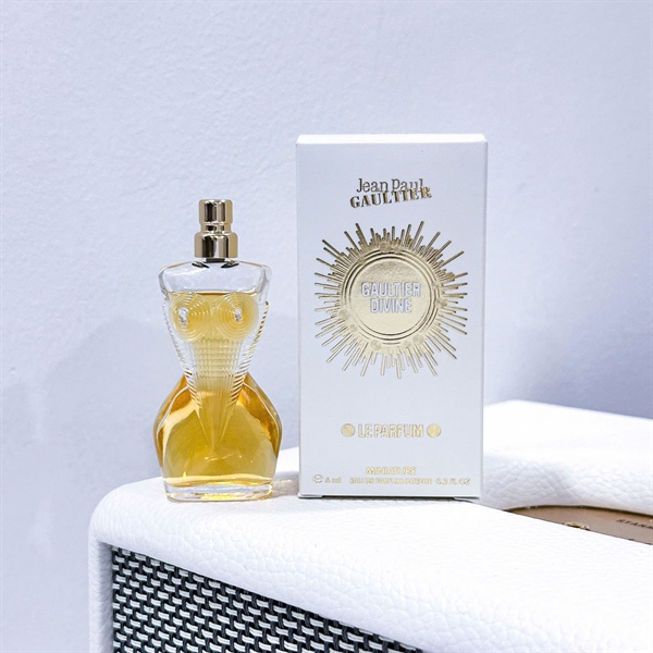 5697775039a94e09b2f6c60e4ce4f13c Jean Paul Gaultier Divine Le Parfum - Mini 6ml - Ảnh 1